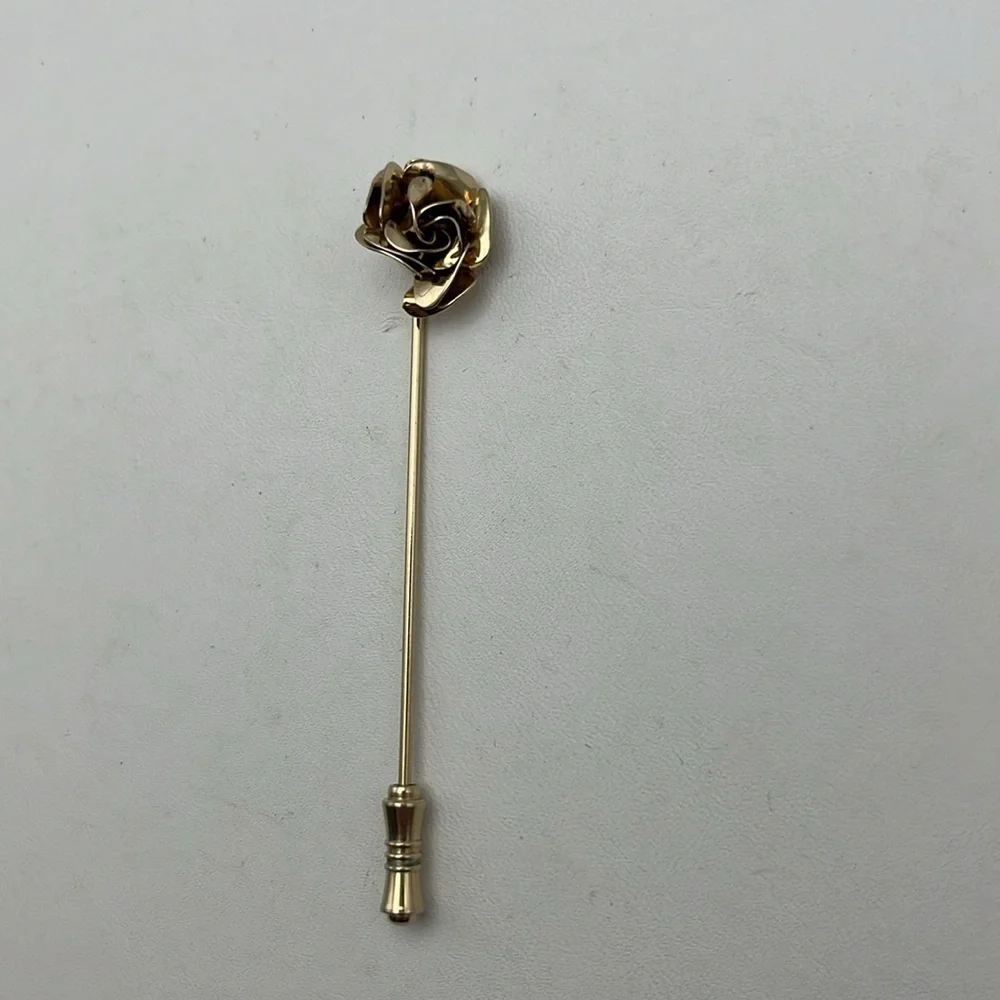 Set of 3 pins and 1 screw back earrings gold tone romantic romantic rose leaves